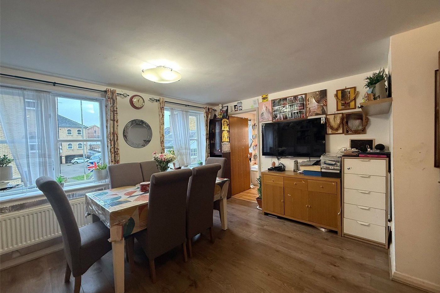 2 bedroom property for sale in Gravesend | Robinson Michael & Jackson
