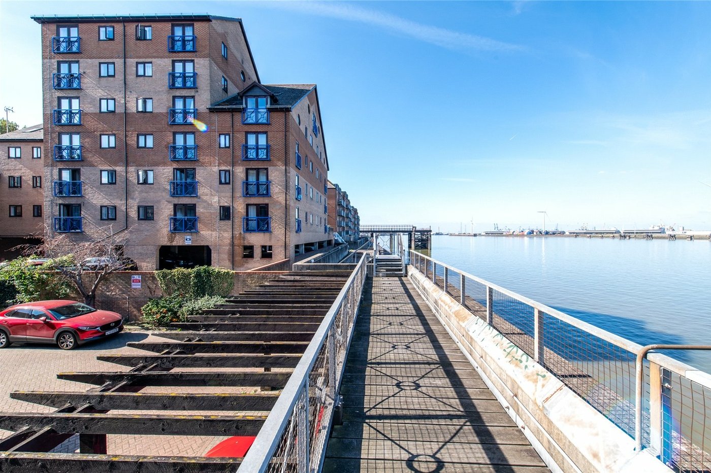 2 bedroom property for sale in Gravesend | Robinson Michael & Jackson