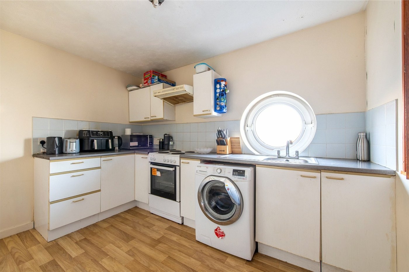 2 bedroom property for sale in Gravesend | Robinson Michael & Jackson
