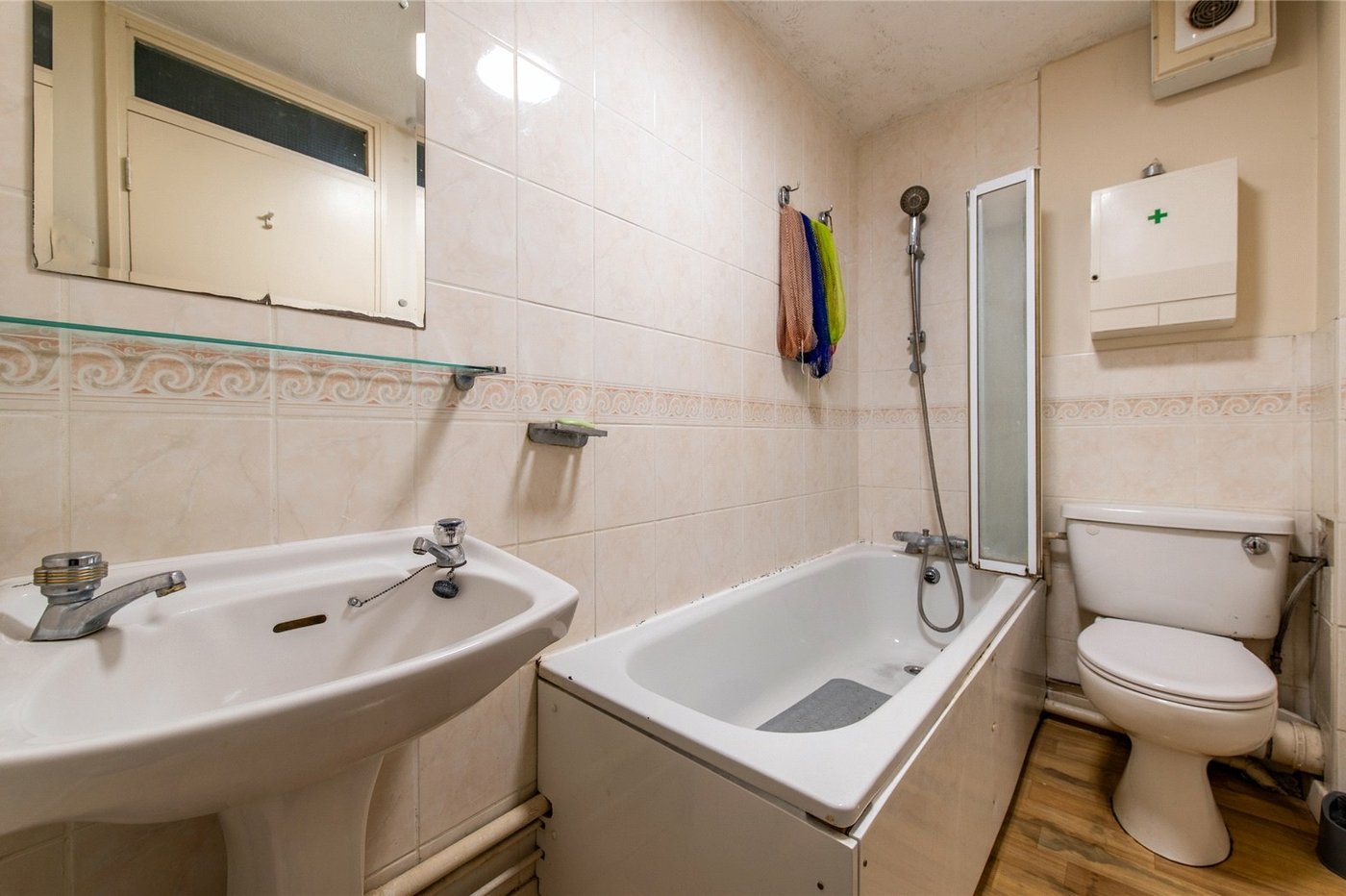 2 bedroom property for sale in Gravesend | Robinson Michael & Jackson