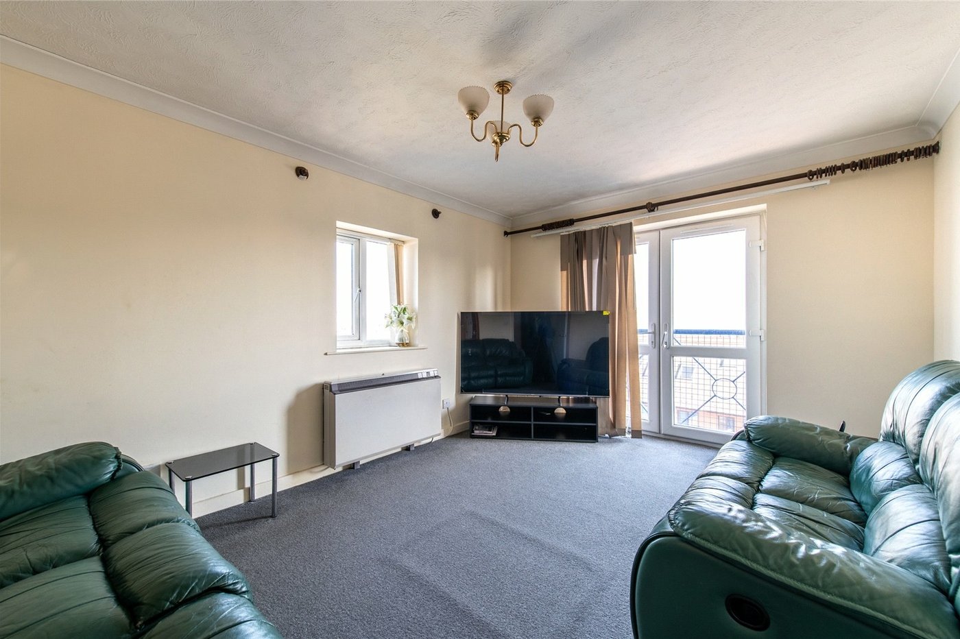 2 bedroom property for sale in Gravesend | Robinson Michael & Jackson