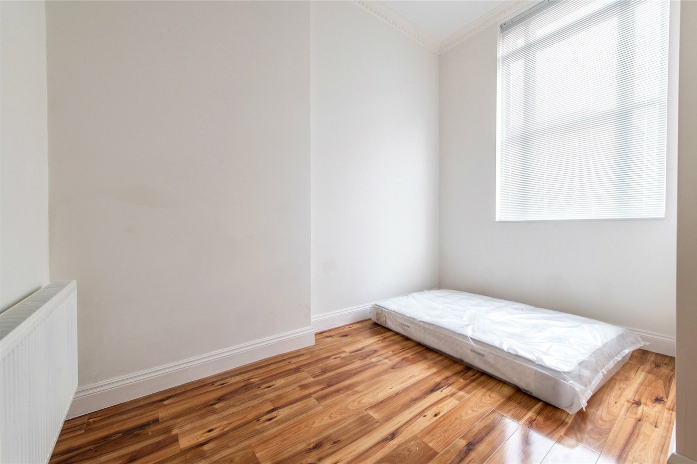 2 bedroom property for sale in Gravesend | Robinson Michael & Jackson