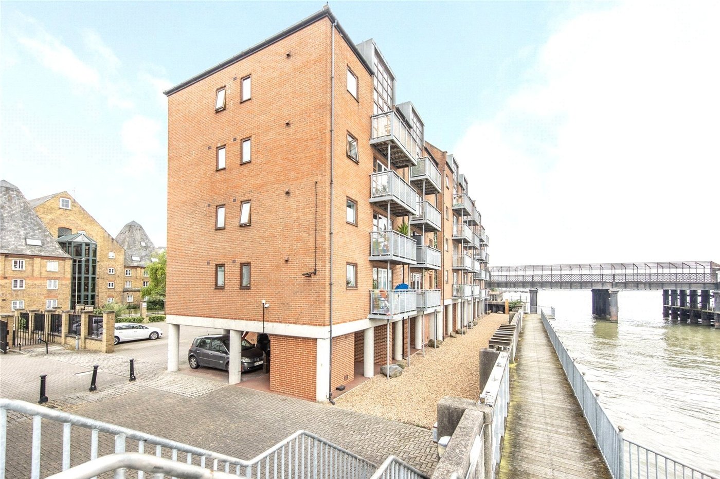 2 bedroom property for sale in Gravesend | Robinson Michael & Jackson