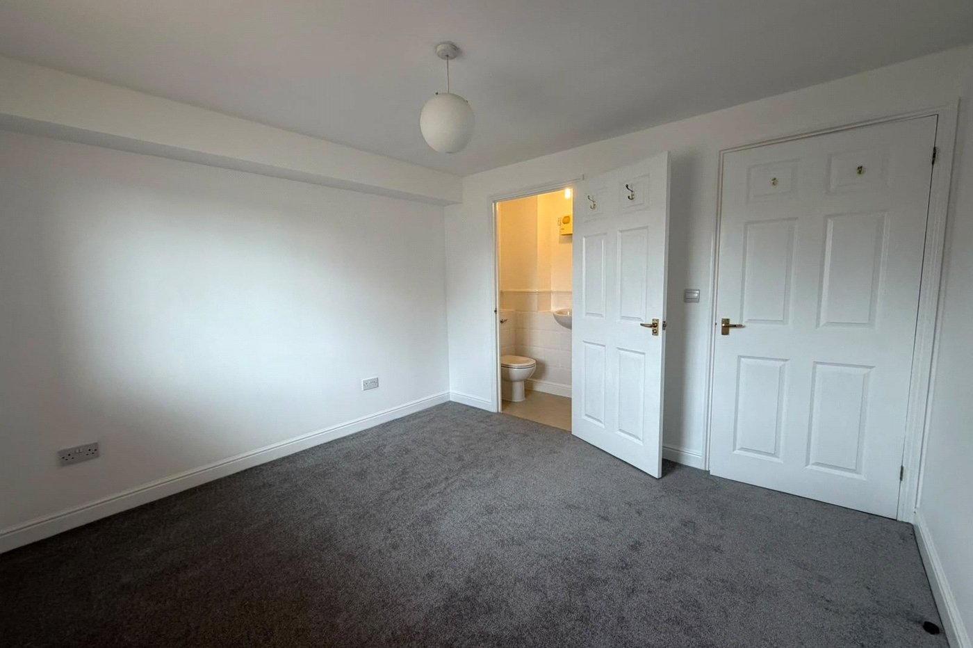 2 bedroom property for sale in Gravesend | Robinson Michael & Jackson