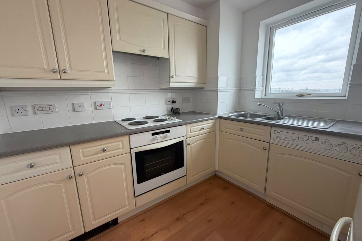 2 bedroom property for sale in Gravesend | Robinson Michael & Jackson