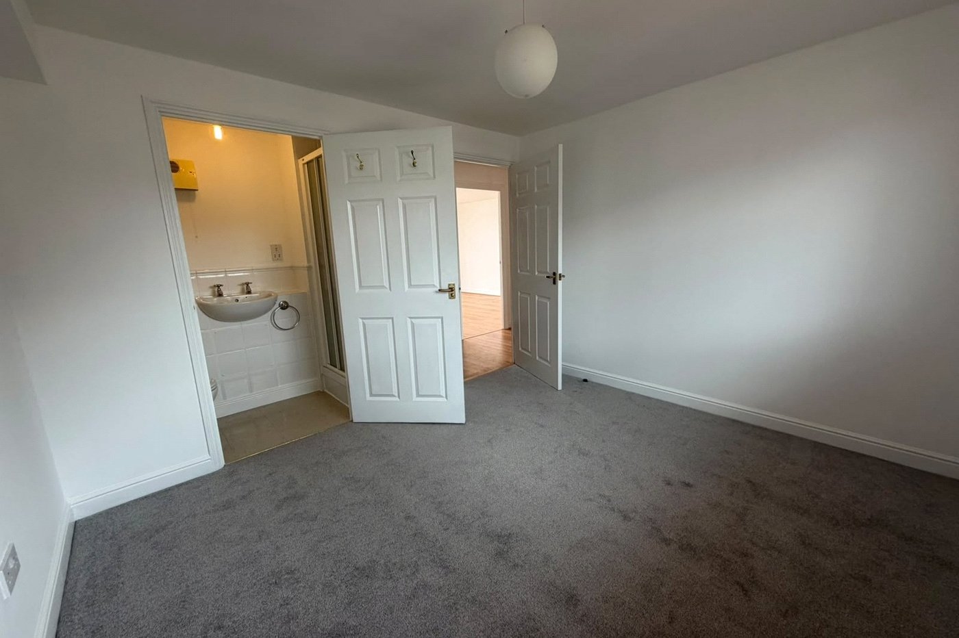 2 bedroom property for sale in Gravesend | Robinson Michael & Jackson