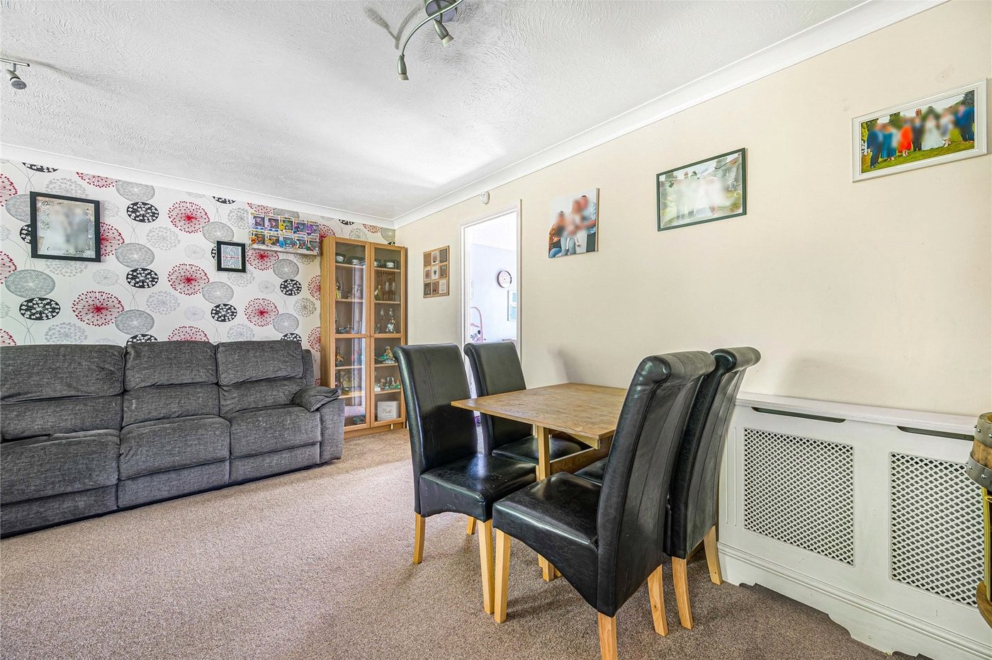 2 bedroom property for sale in Greenhithe | Robinson Jackson