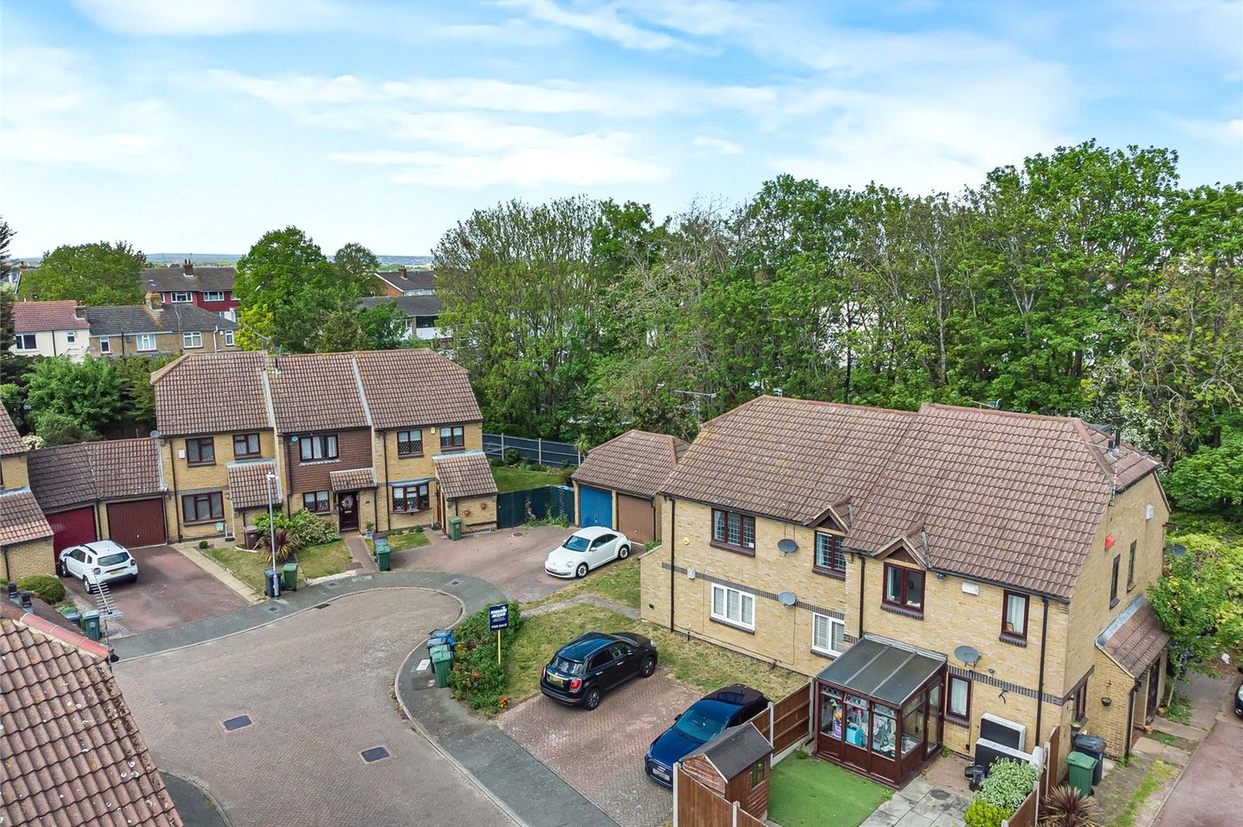 2 bedroom property for sale in Greenhithe | Robinson Jackson