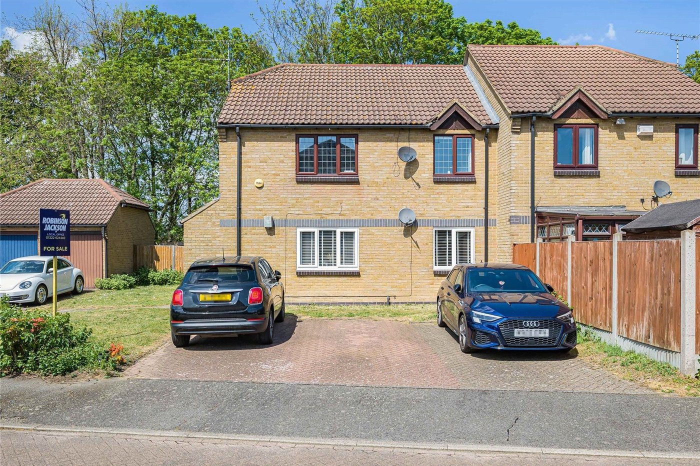 2 bedroom property for sale in Greenhithe | Robinson Jackson