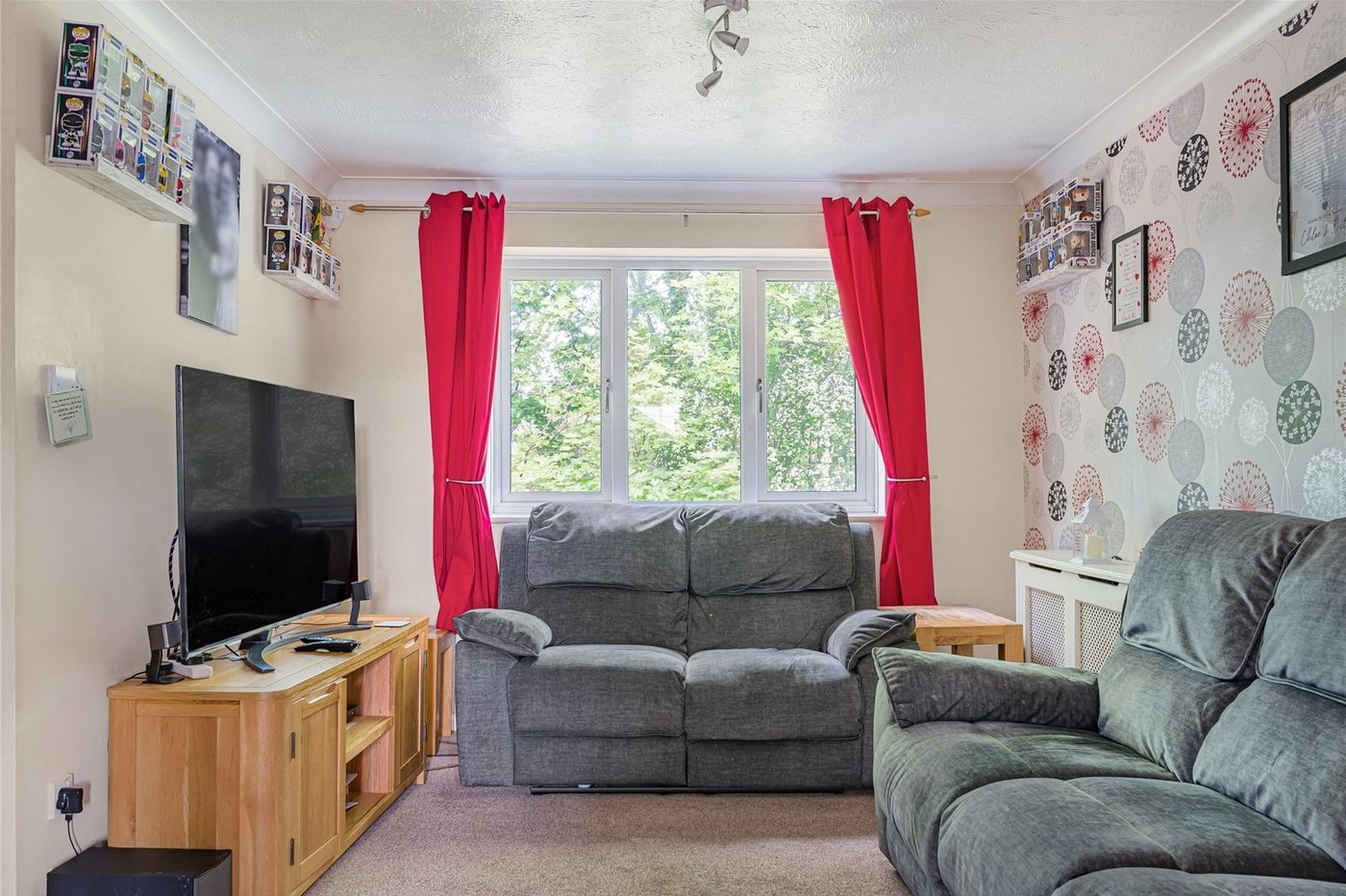 2 bedroom property for sale in Greenhithe | Robinson Jackson