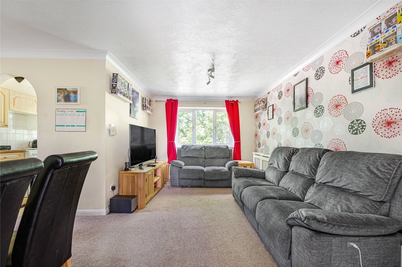 2 bedroom property for sale in Greenhithe | Robinson Jackson