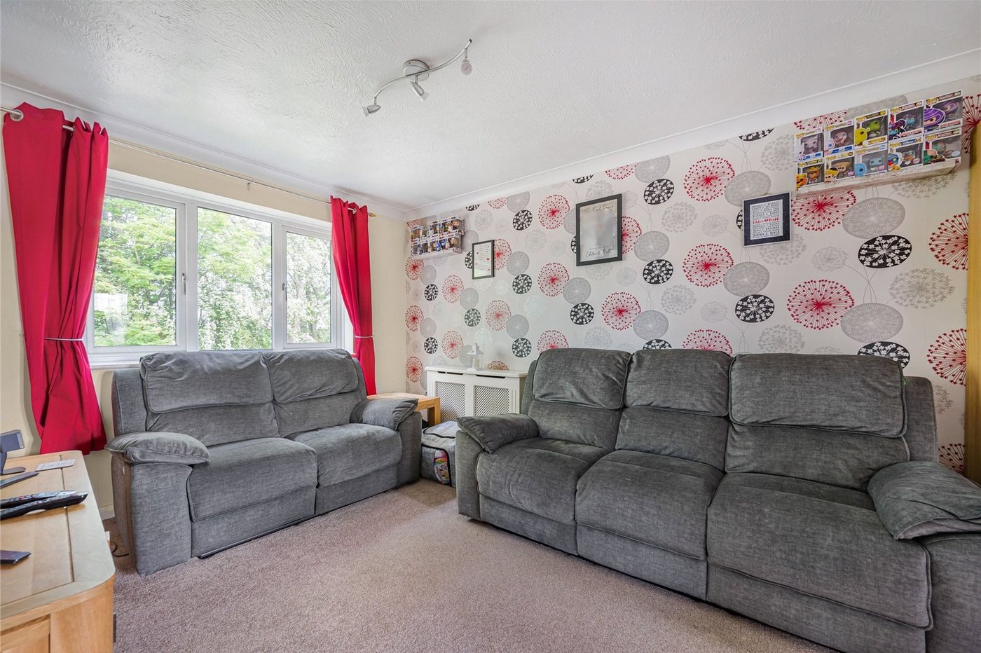 2 bedroom property for sale in Greenhithe | Robinson Jackson