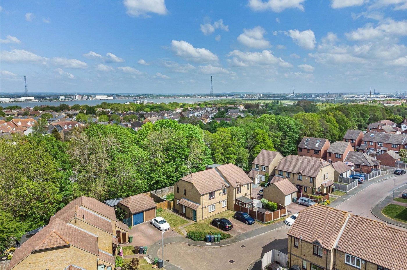 2 bedroom property for sale in Greenhithe | Robinson Jackson