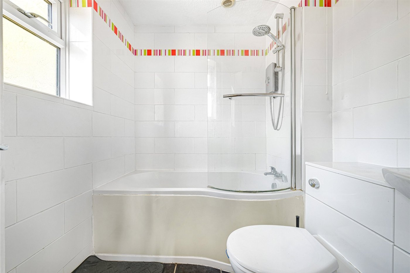 2 bedroom property for sale in Greenhithe | Robinson Jackson