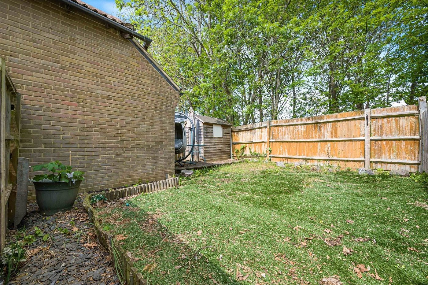 2 bedroom property for sale in Greenhithe | Robinson Jackson