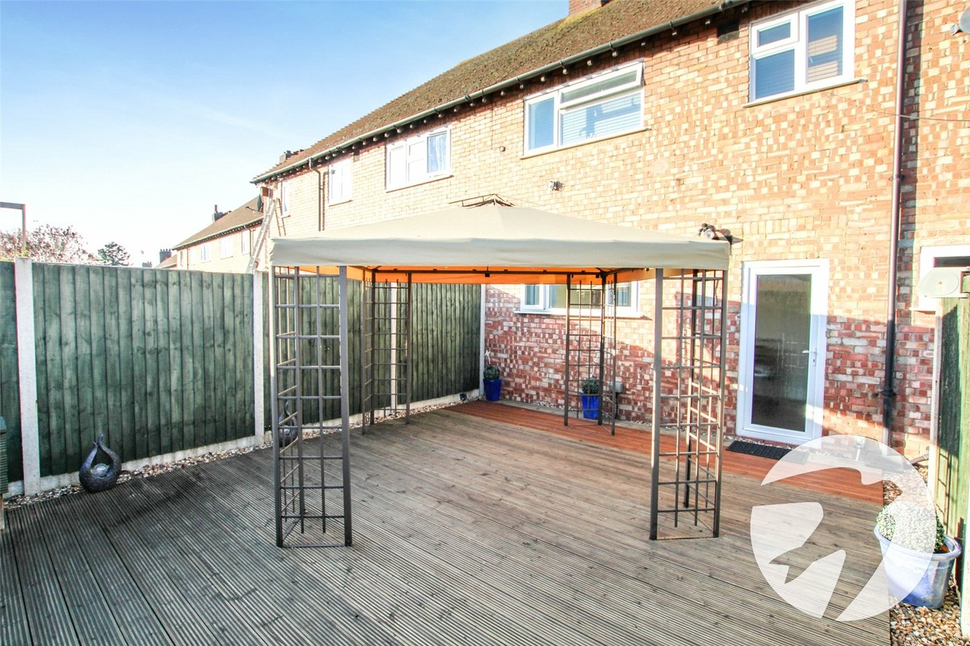 2 bedroom property for sale in London | Robinson Jackson