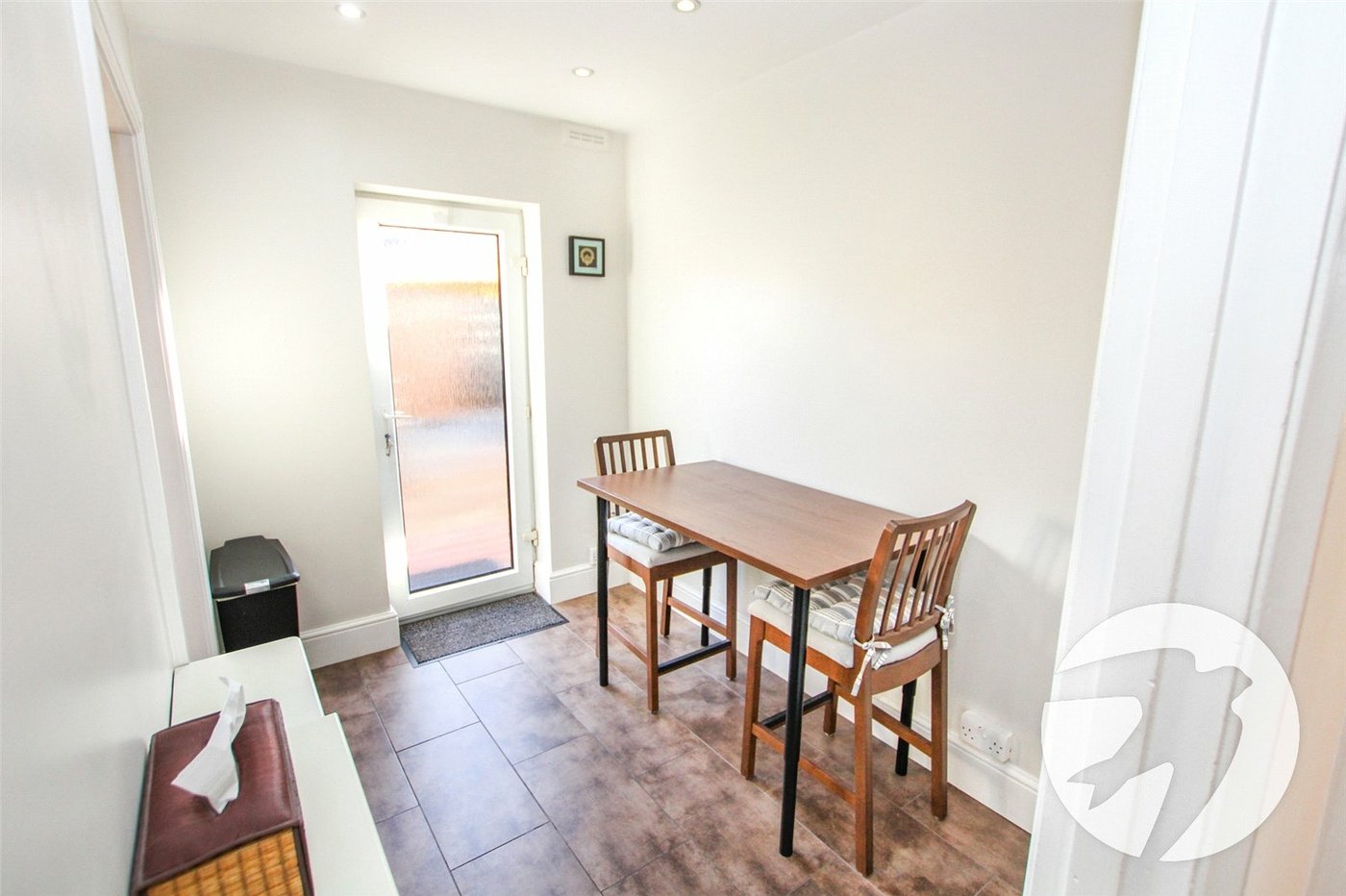 2 bedroom property for sale in London | Robinson Jackson