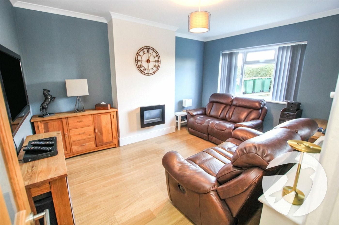 2 bedroom property for sale in London | Robinson Jackson