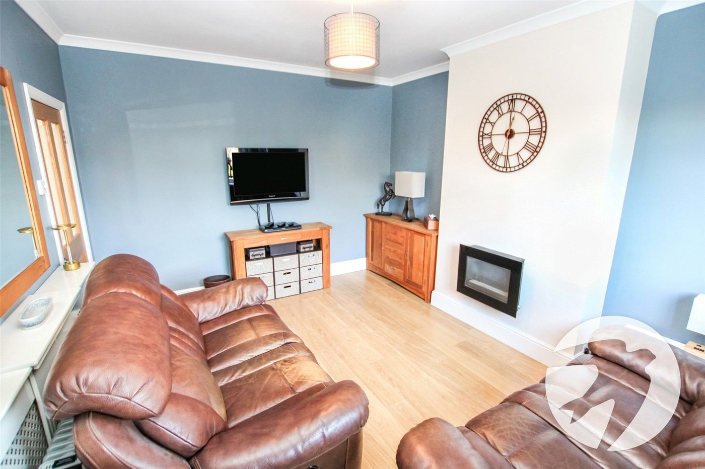 2 bedroom property for sale in London | Robinson Jackson