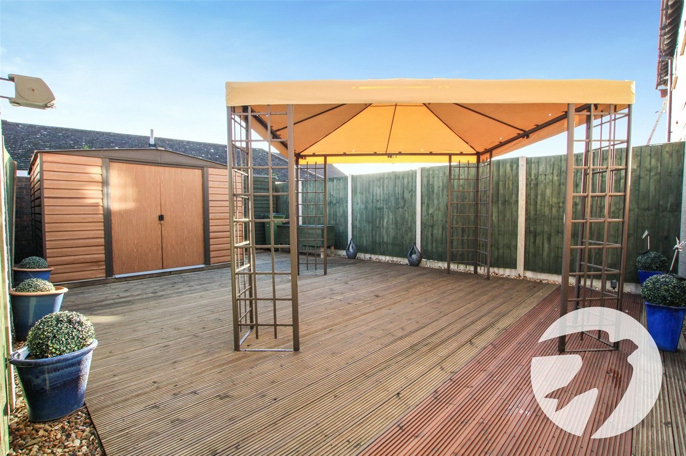 2 bedroom property for sale in London | Robinson Jackson