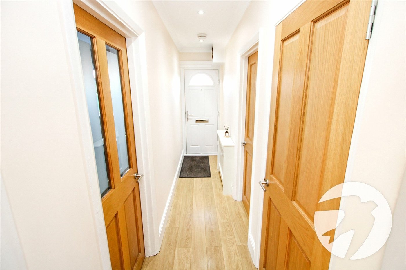 2 bedroom property for sale in London | Robinson Jackson