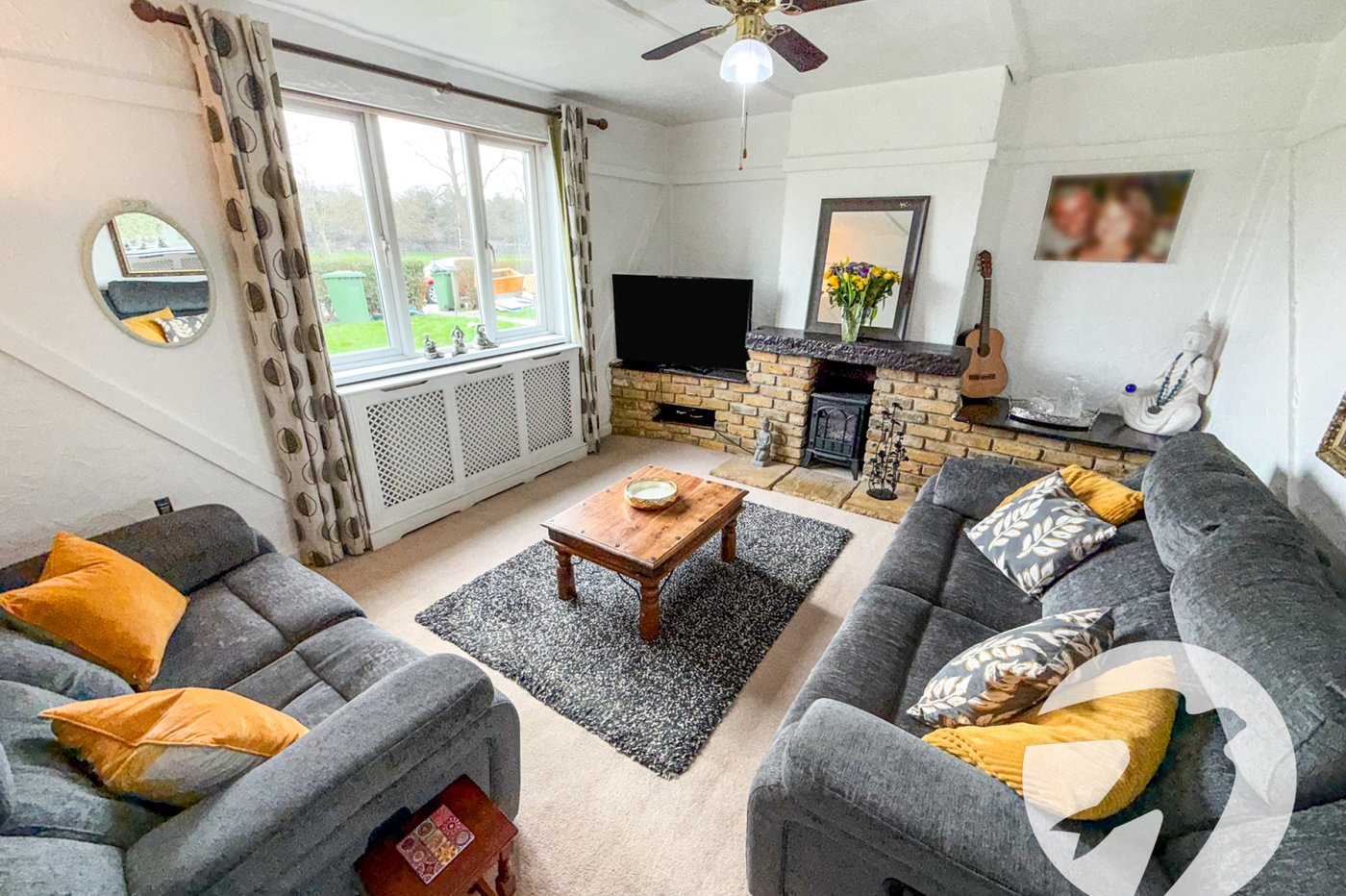 3 bedroom house for sale in London | Robinson Jackson