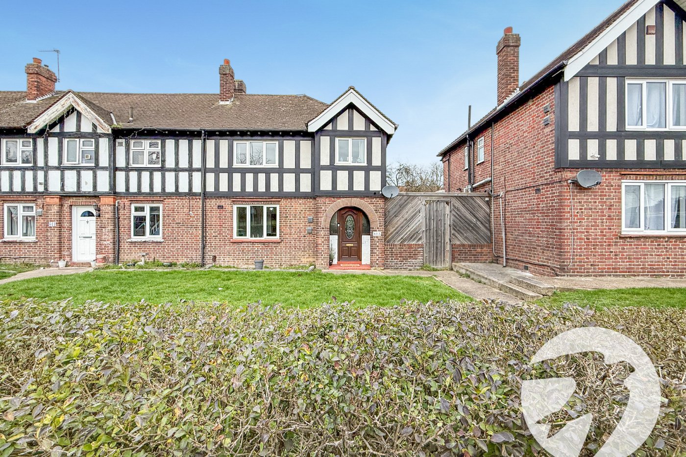 3 bedroom house for sale in London | Robinson Jackson