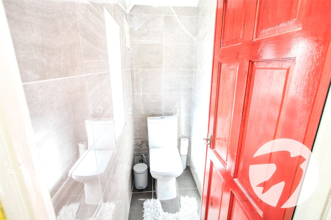 3 bedroom house for sale in London | Robinson Jackson