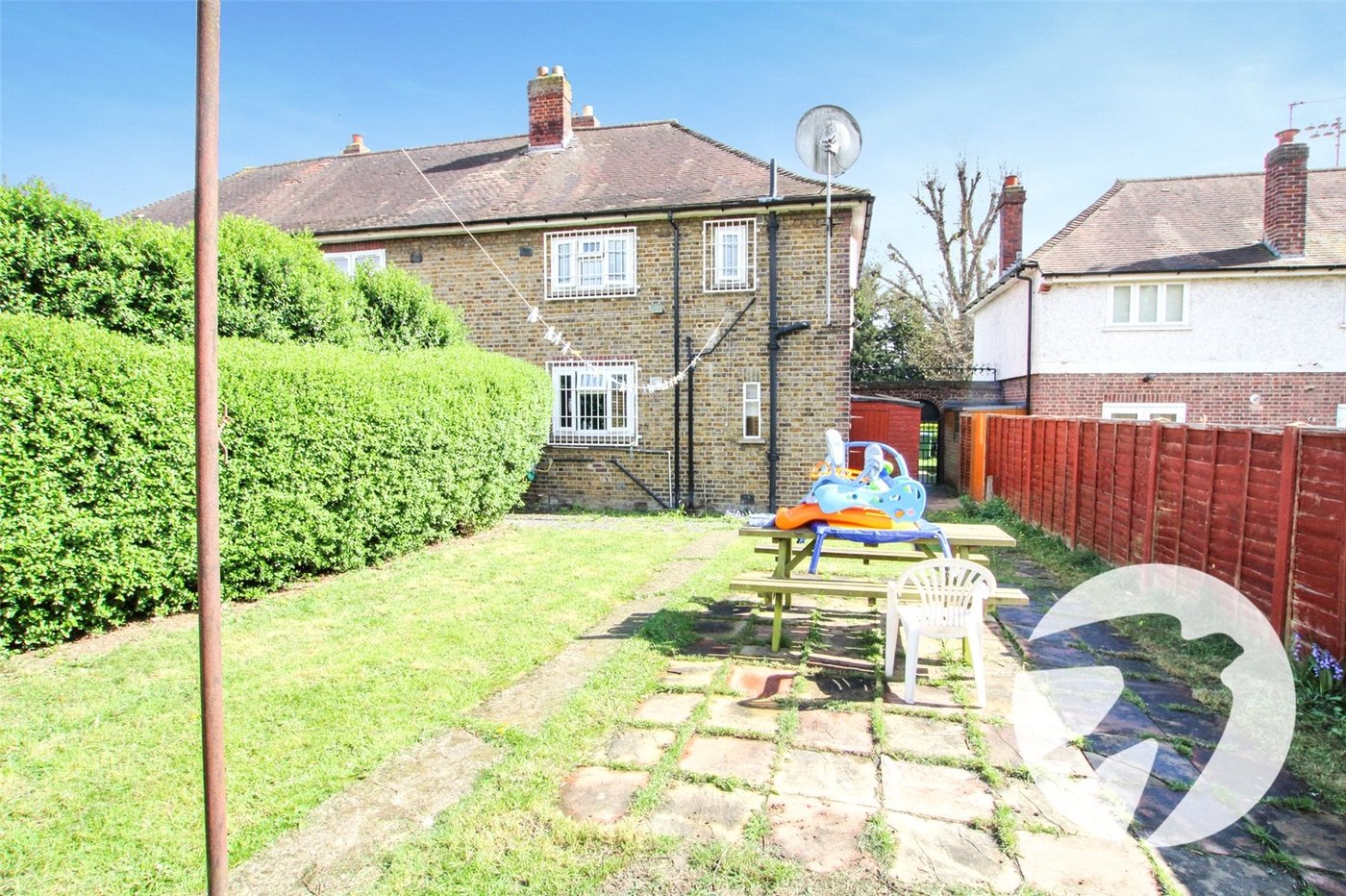 3 bedroom house for sale in London | Robinson Jackson