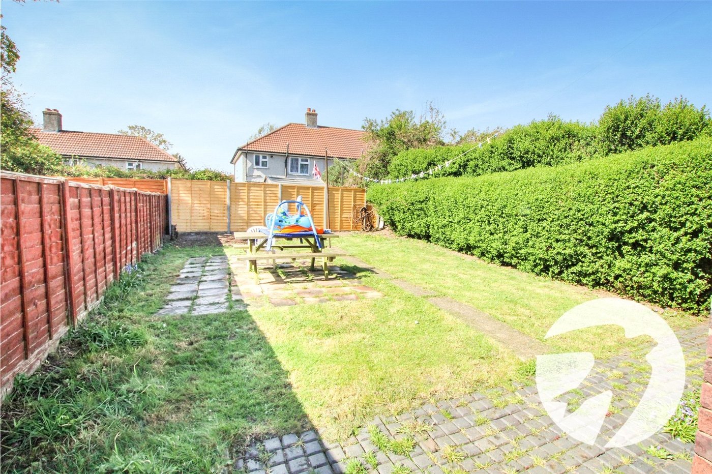 3 bedroom house for sale in London | Robinson Jackson