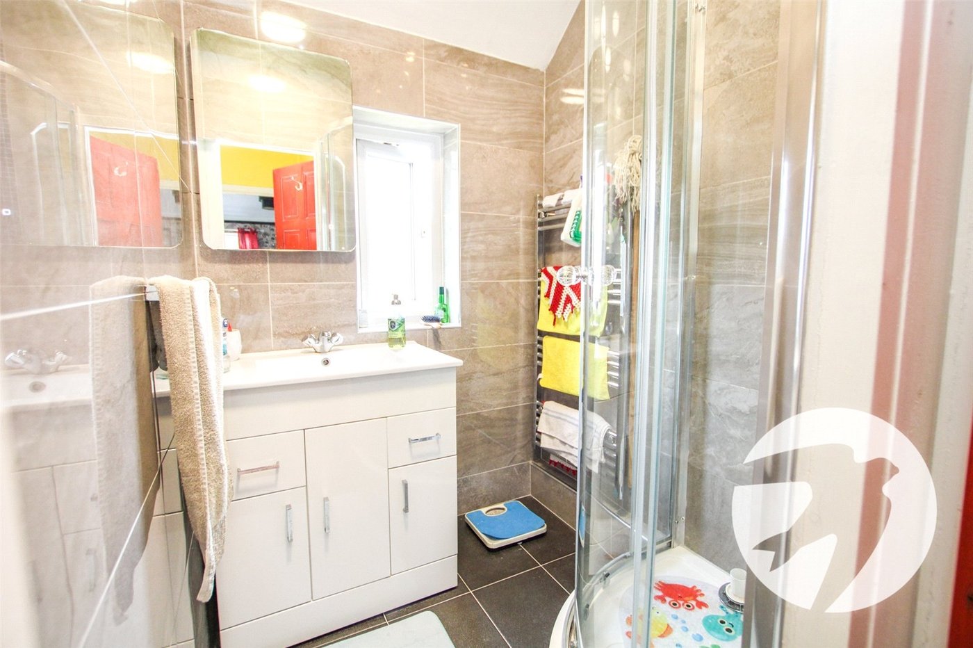 3 bedroom house for sale in London | Robinson Jackson