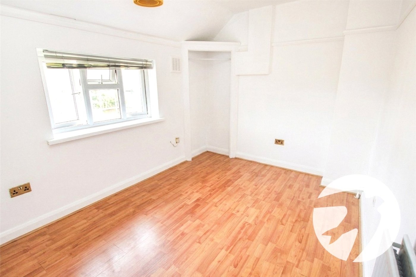 3 bedroom house for sale in London | Robinson Jackson