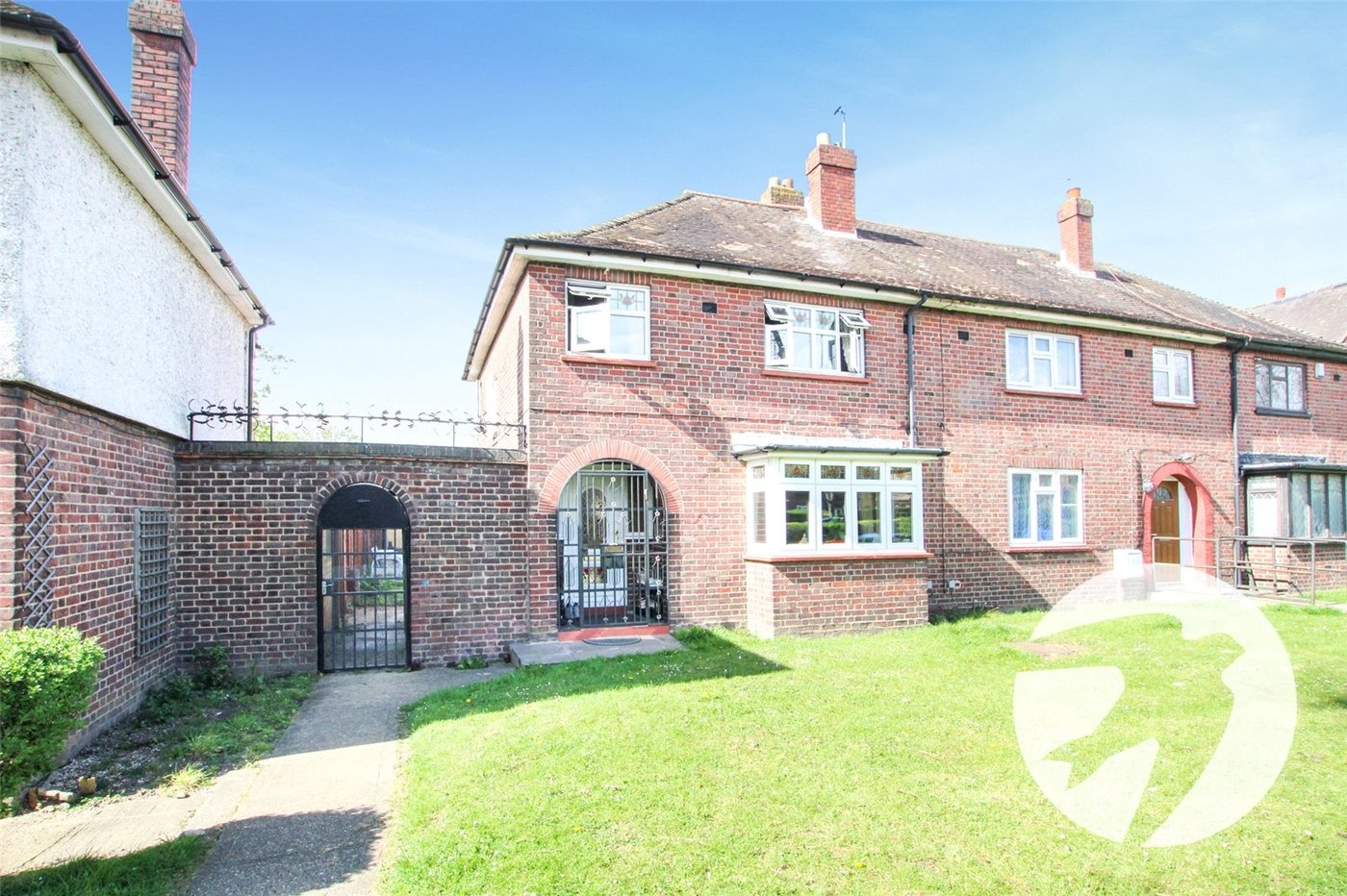 3 bedroom house for sale in London | Robinson Jackson