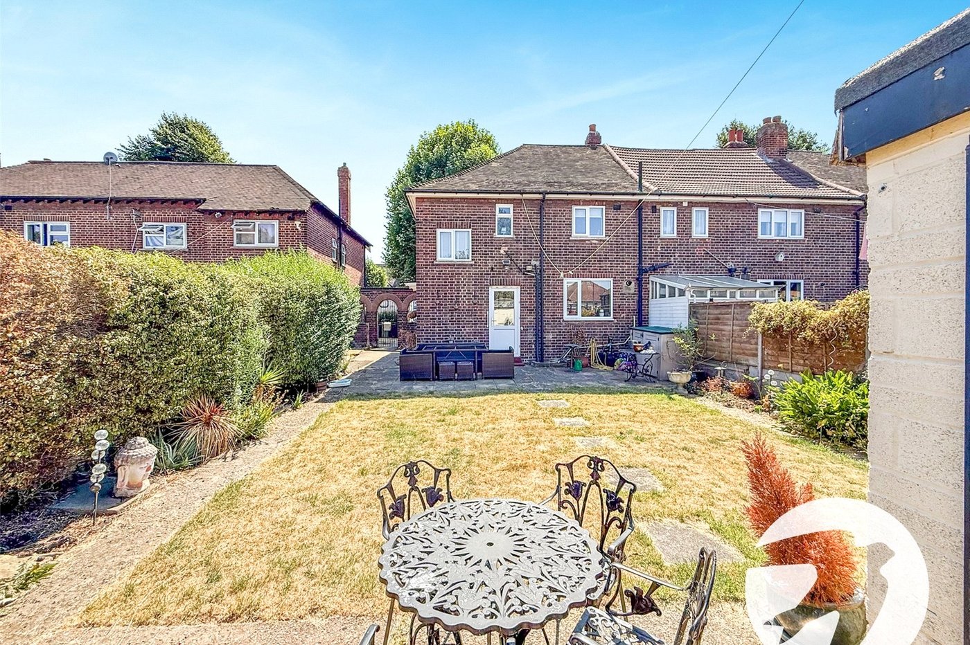 3 bedroom house for sale in London | Robinson Jackson