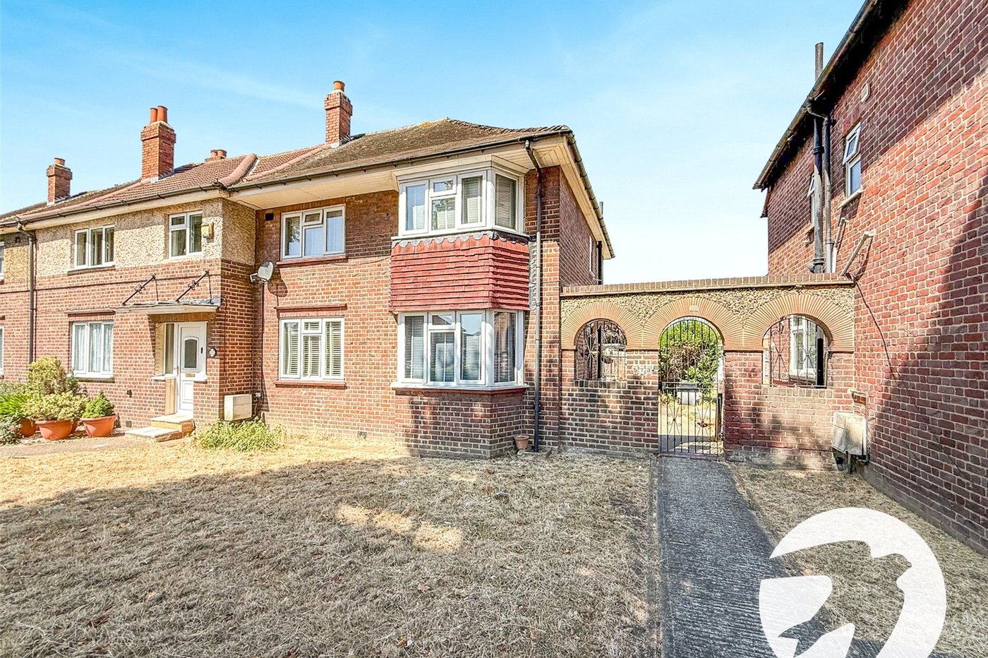 3 bedroom house for sale in London | Robinson Jackson