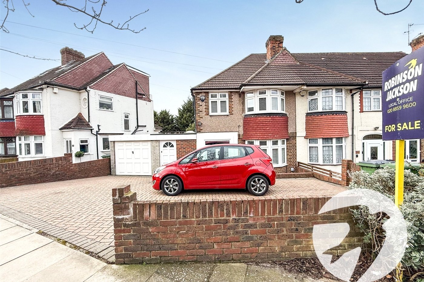 3 bedroom house for sale in London | Robinson Jackson