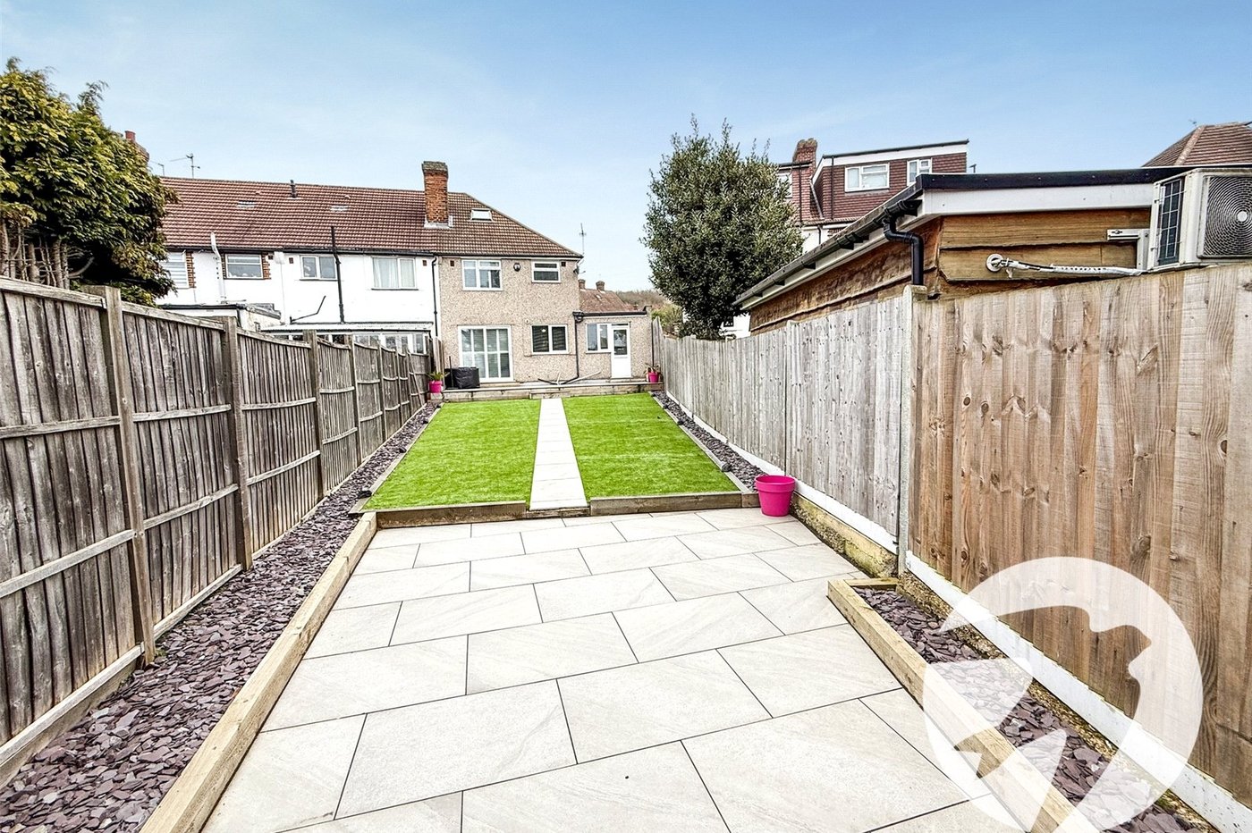 3 bedroom house for sale in London | Robinson Jackson