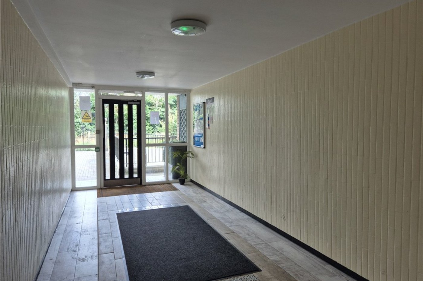 2 bedroom property for sale in Orpington | Robinson Jackson