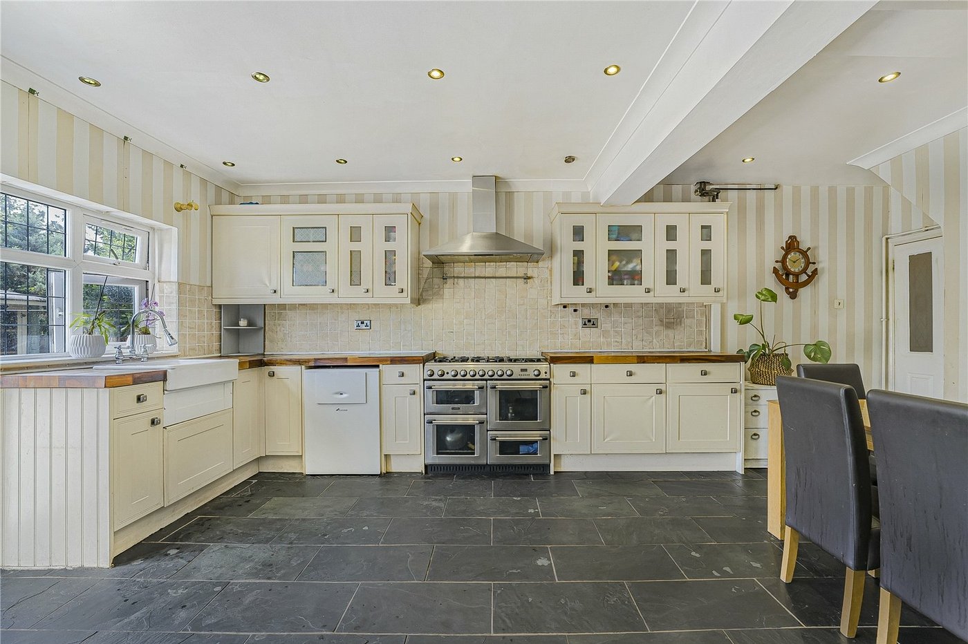 5 bedroom house for sale in South Welling | Robinson Jackson