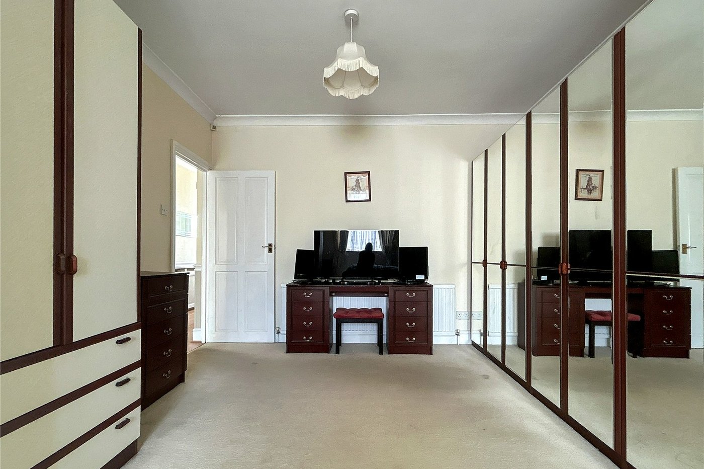 2 bedroom bungalow for sale in Welling | Robinson Jackson