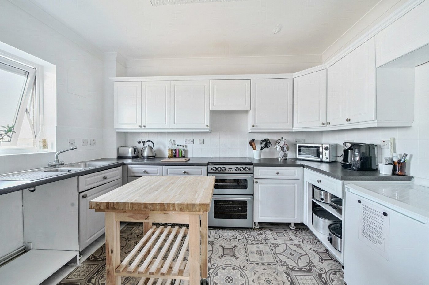 2 bedroom property for sale in Erith | Robinson Jackson