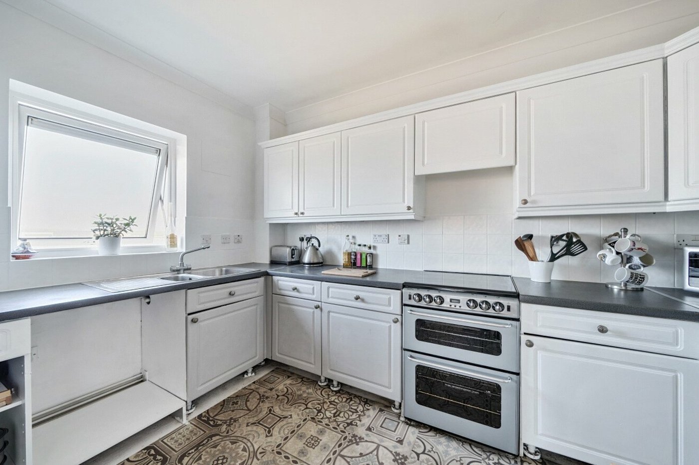 2 bedroom property for sale in Erith | Robinson Jackson