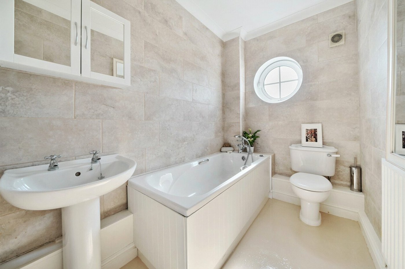 2 bedroom property for sale in Erith | Robinson Jackson