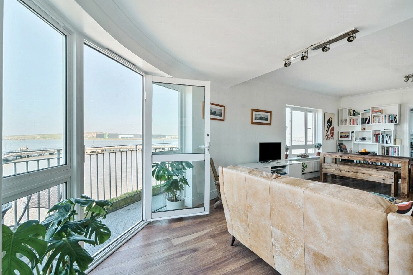 2 bedroom property for sale in Erith | Robinson Jackson