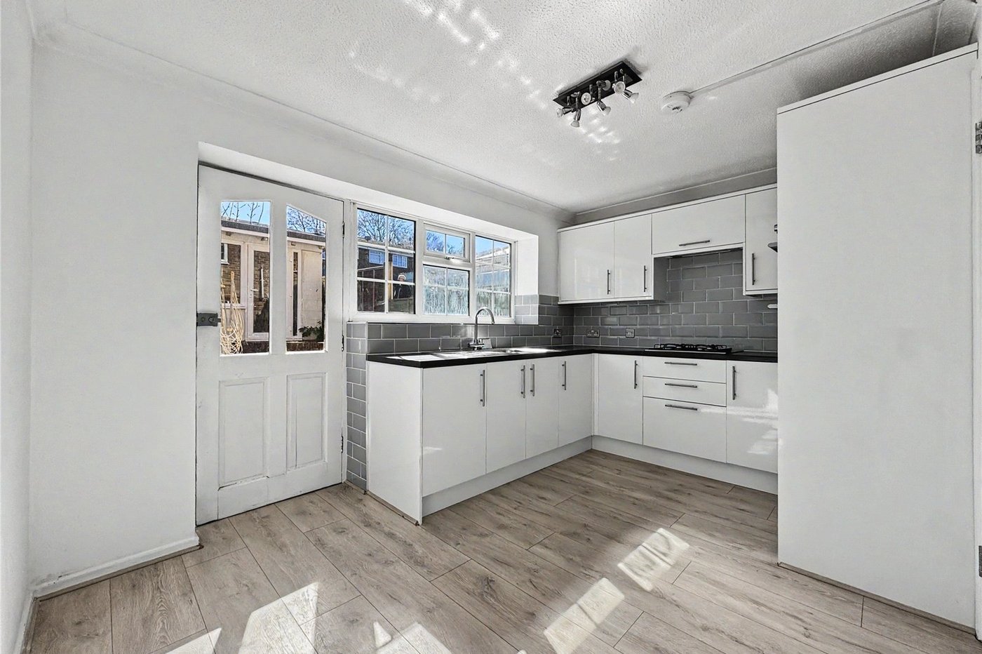 4 bedroom property for sale in Rainham | Robinson Michael & Jackson