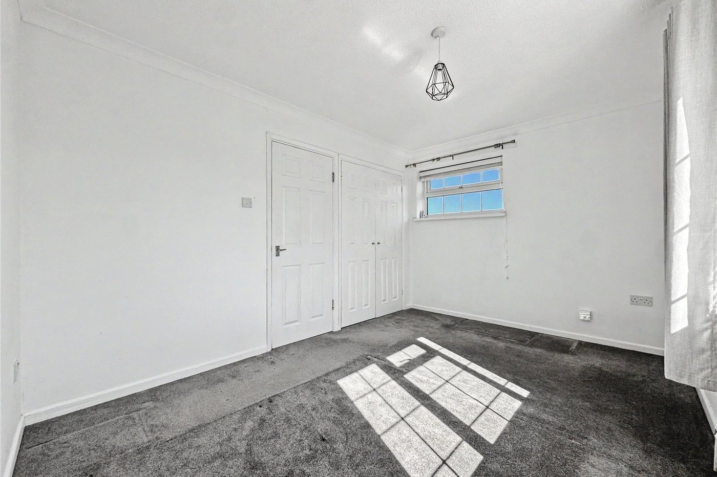 4 bedroom property for sale in Rainham | Robinson Michael & Jackson