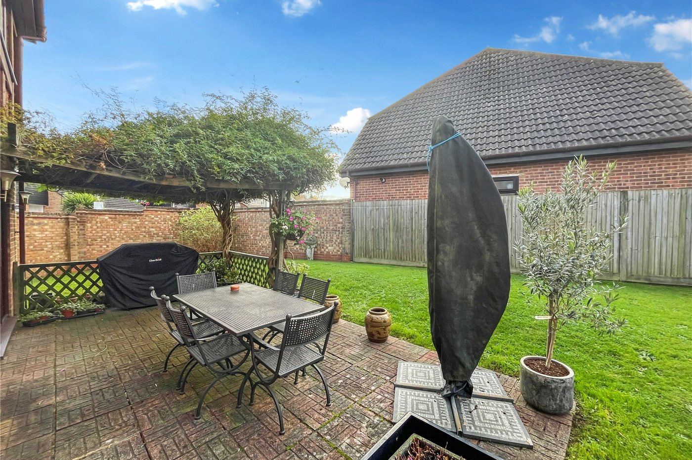 4 bedroom house for sale in Lords Wood | Robinson Michael & Jackson