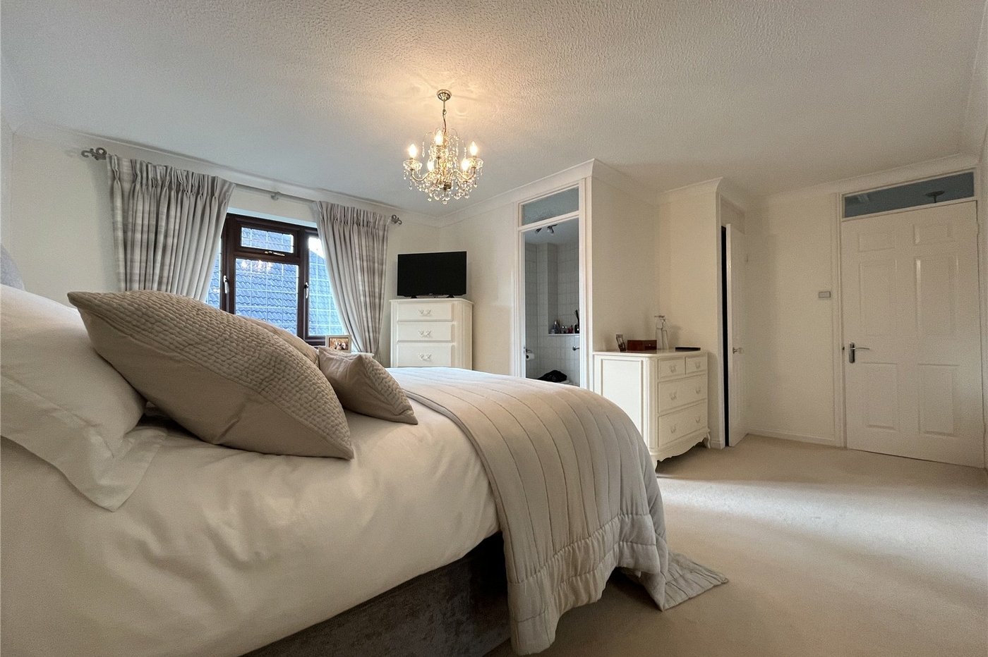 4 bedroom house for sale in Lords Wood | Robinson Michael & Jackson