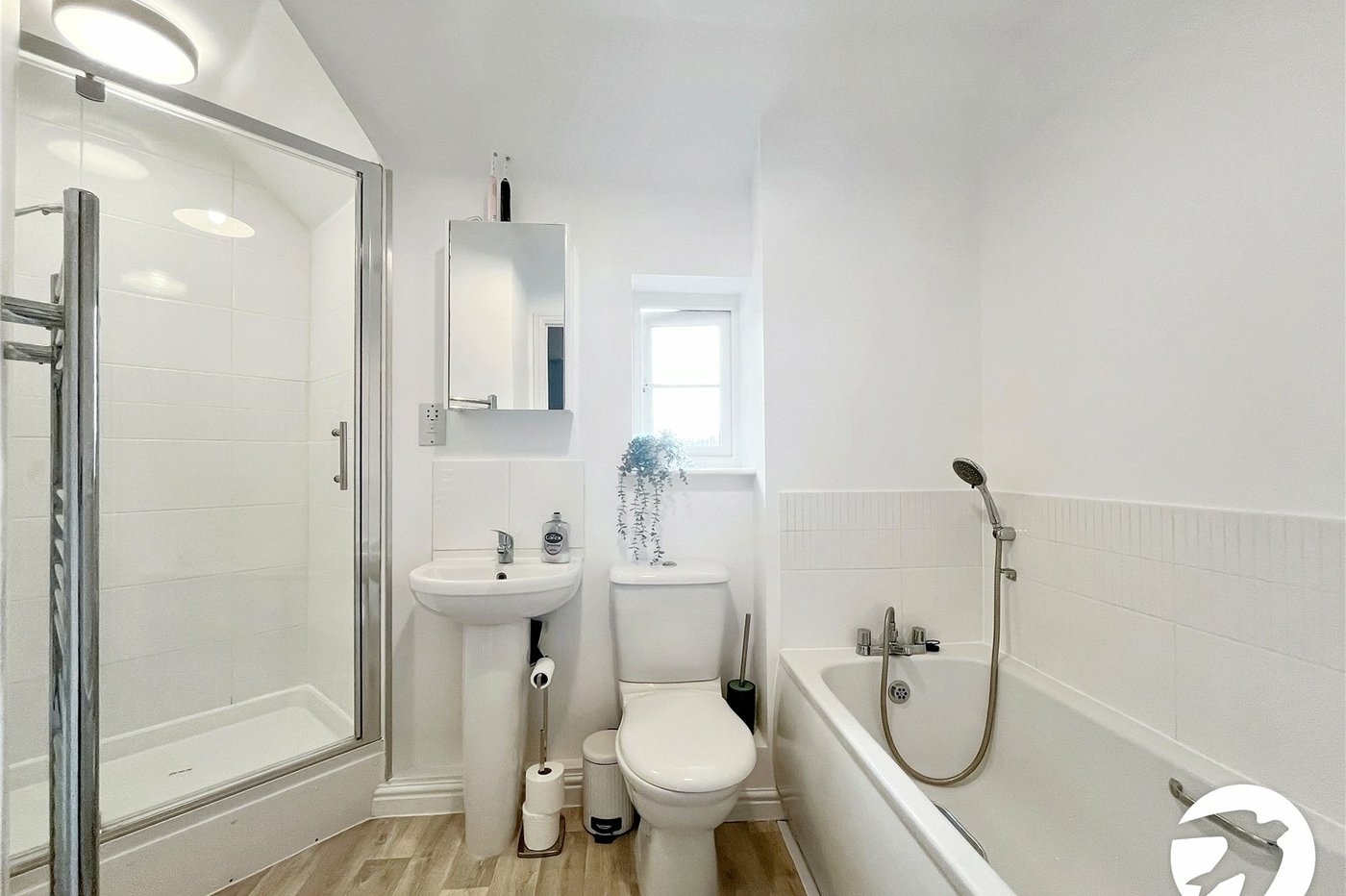 2 bedroom property for sale in Iwade | Robinson Michael & Jackson