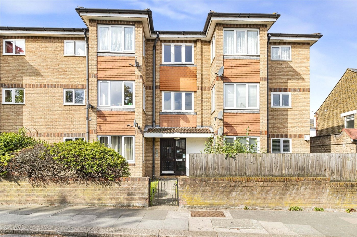 2 bedroom property for sale in Welling | Robinson Jackson